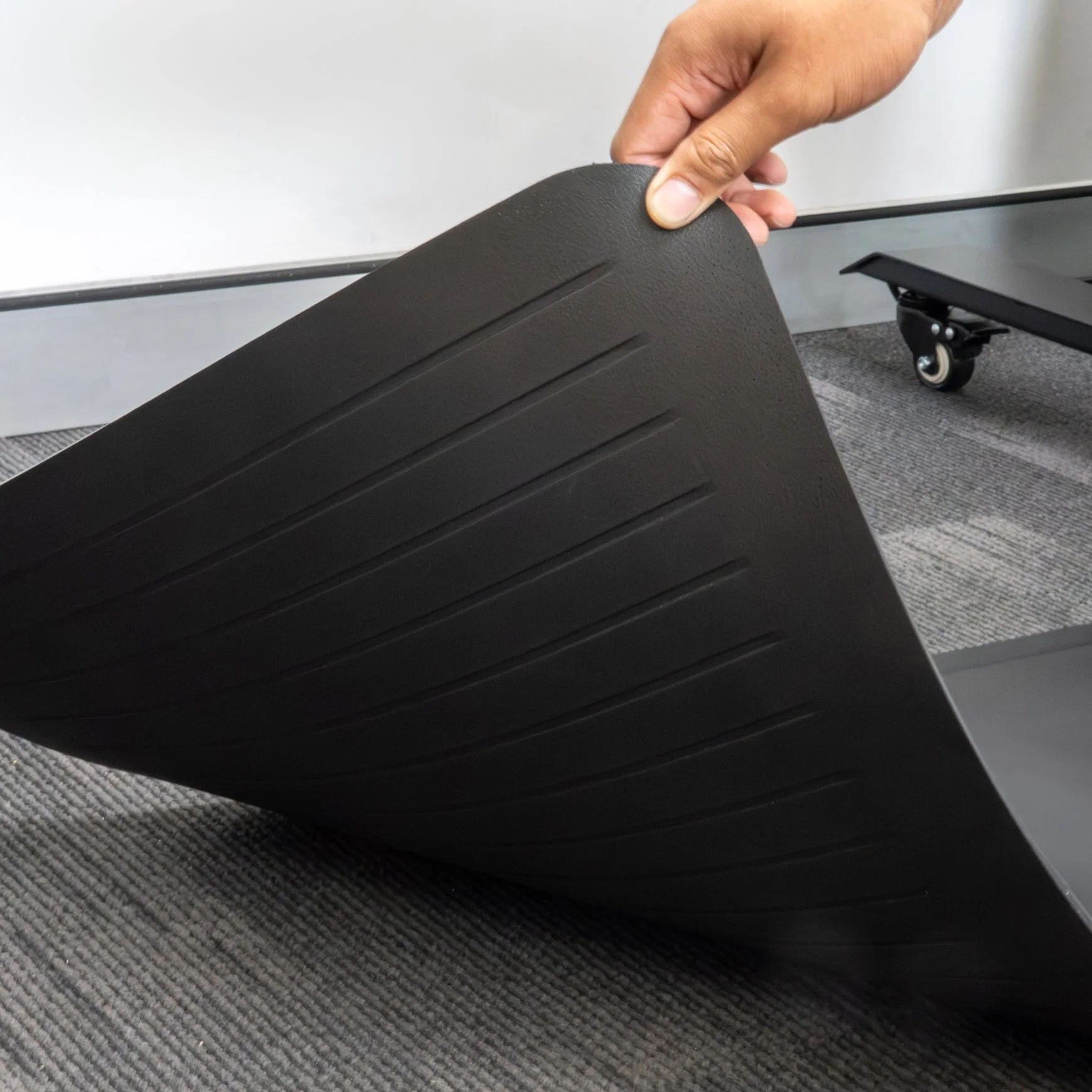 Desky Anti-Fatigue Rectangle Standing Mat - Image 3