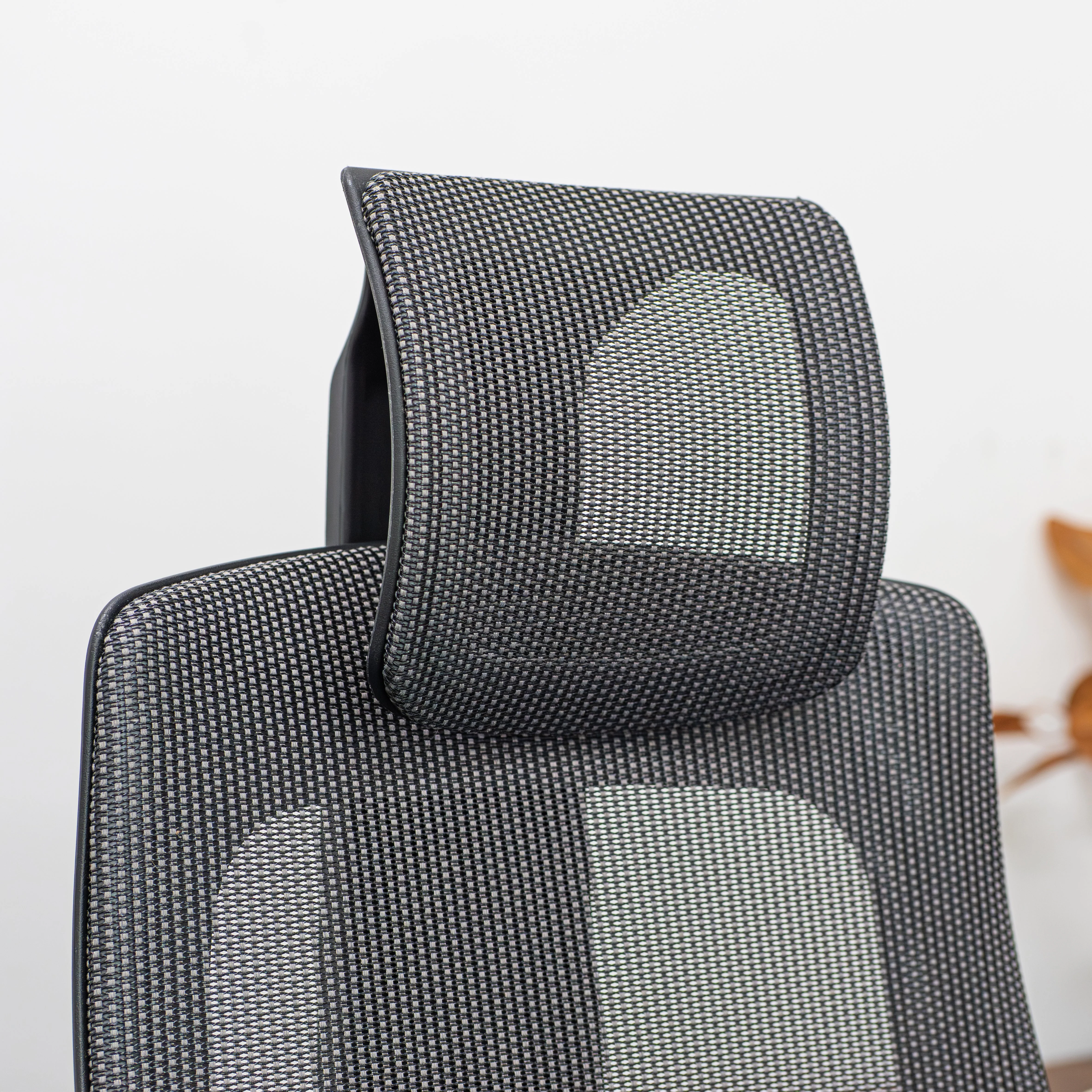 Desky Pro+ Ergonomic Chair - Image 9
