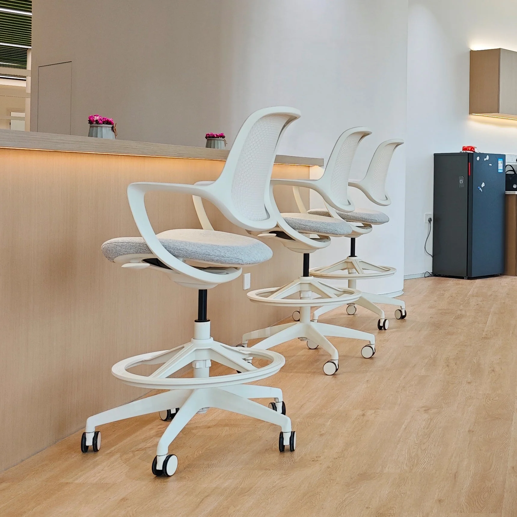 Desky Evoque Low Back Office Chair - Image 18