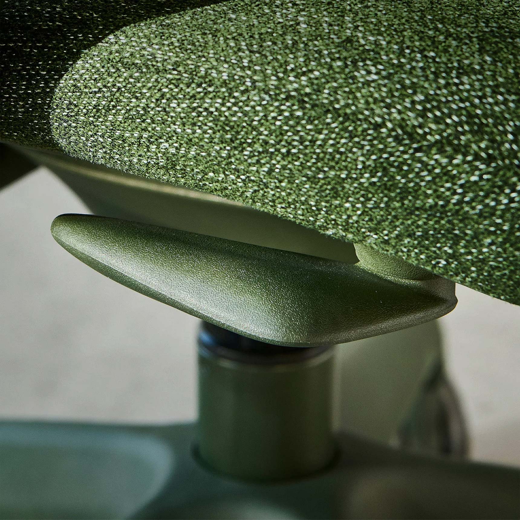 Desky Evoque Low Back Office Chair - Image 4