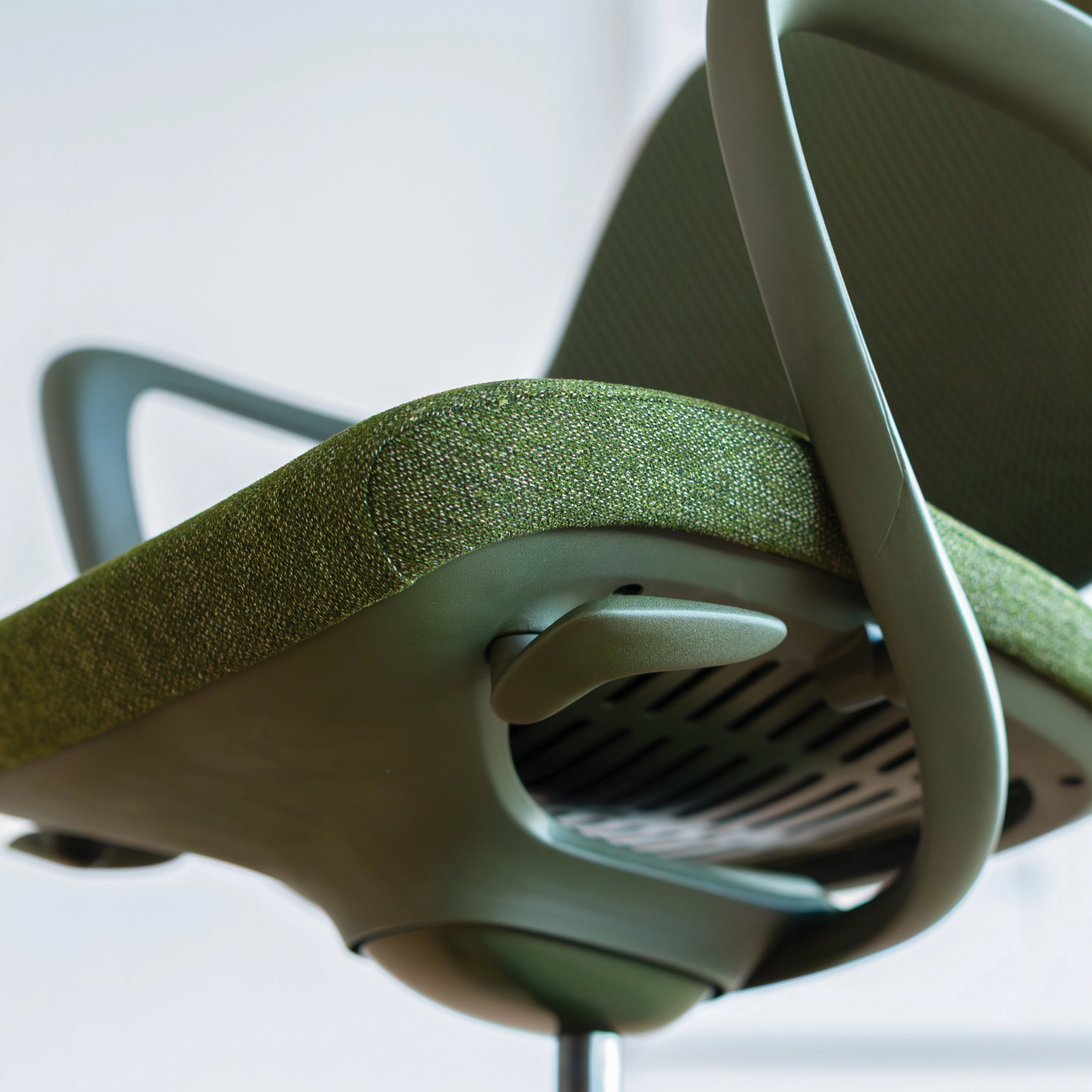 Desky Evoque Low Back Office Chair - Image 6