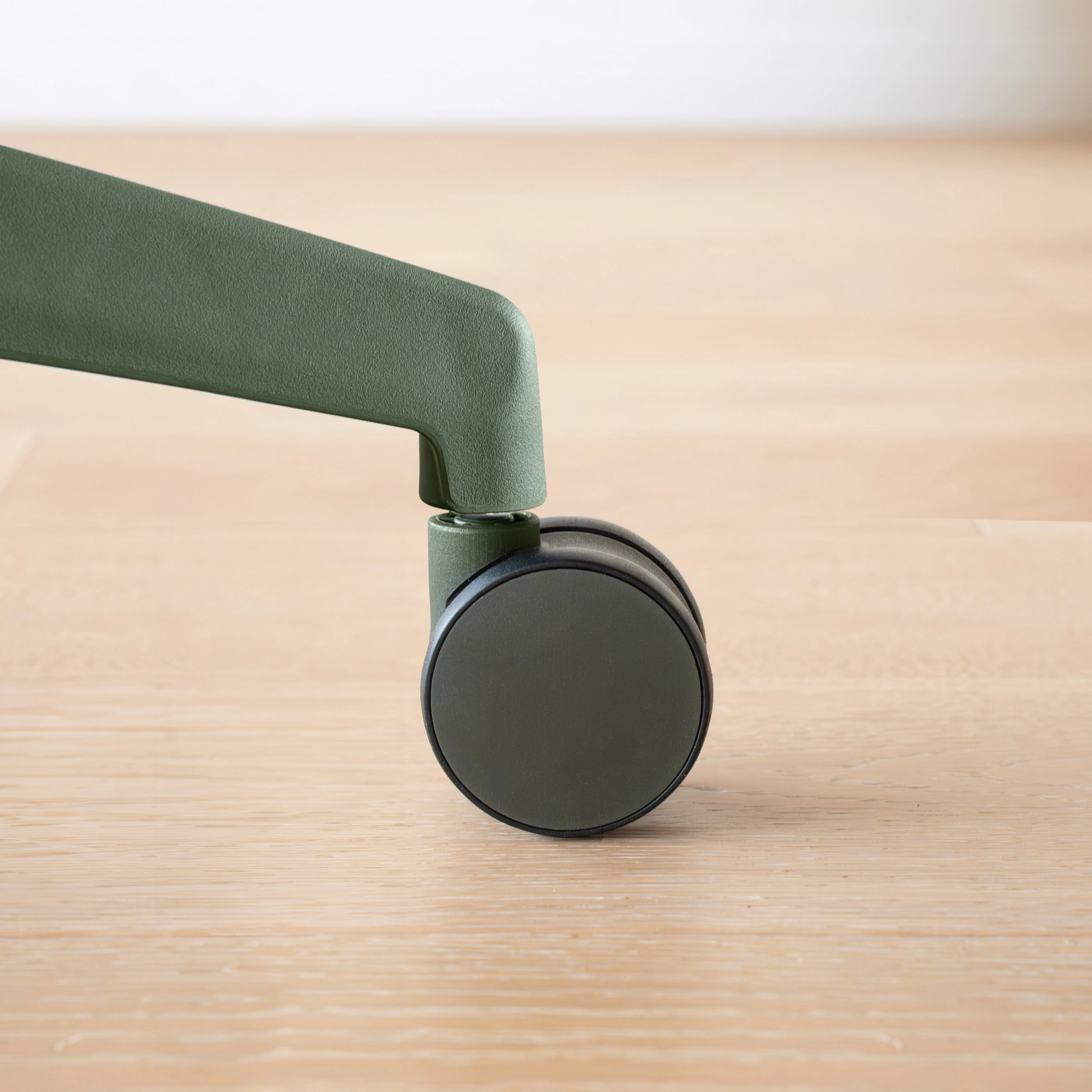 Desky Evoque Low Back Office Chair - Image 7