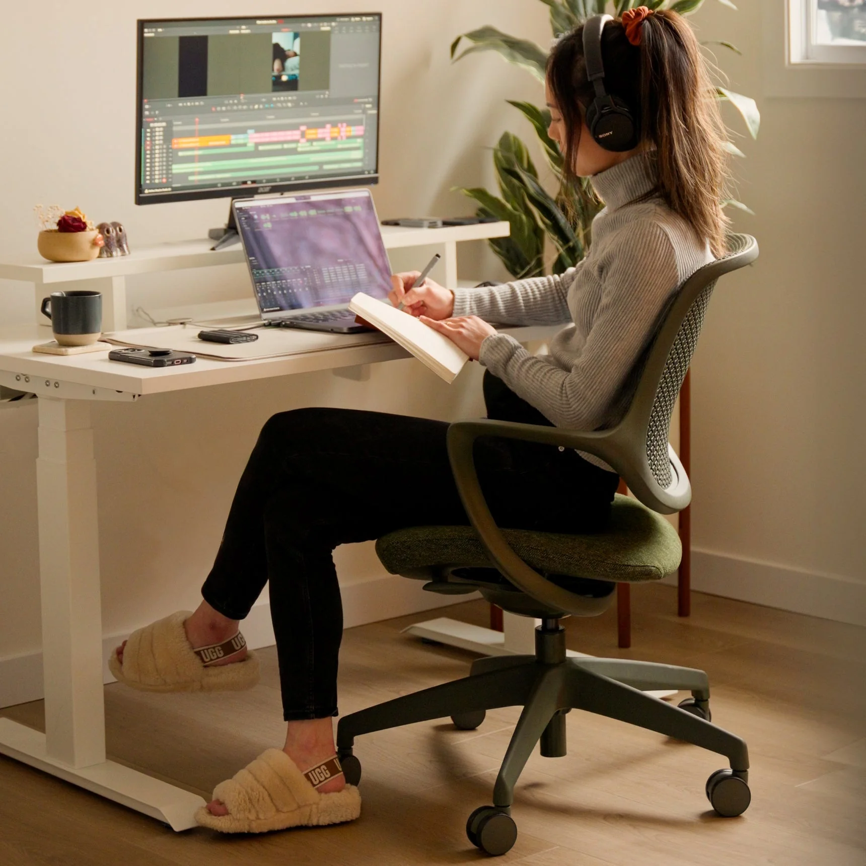 Desky Evoque Low Back Office Chair - Image 9