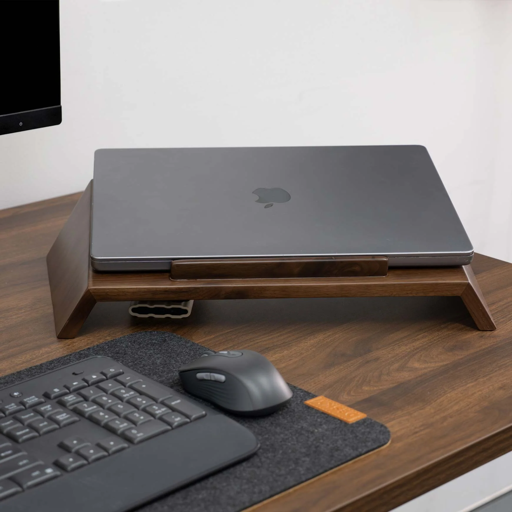 Desky Wooden Laptop Riser - Image 4