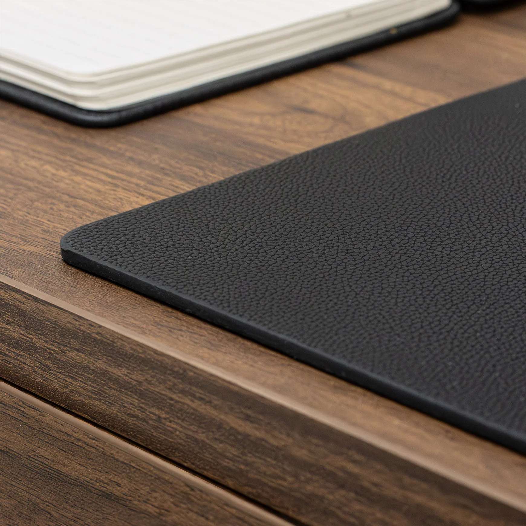 Desky Leather Desk Mat - Image 3