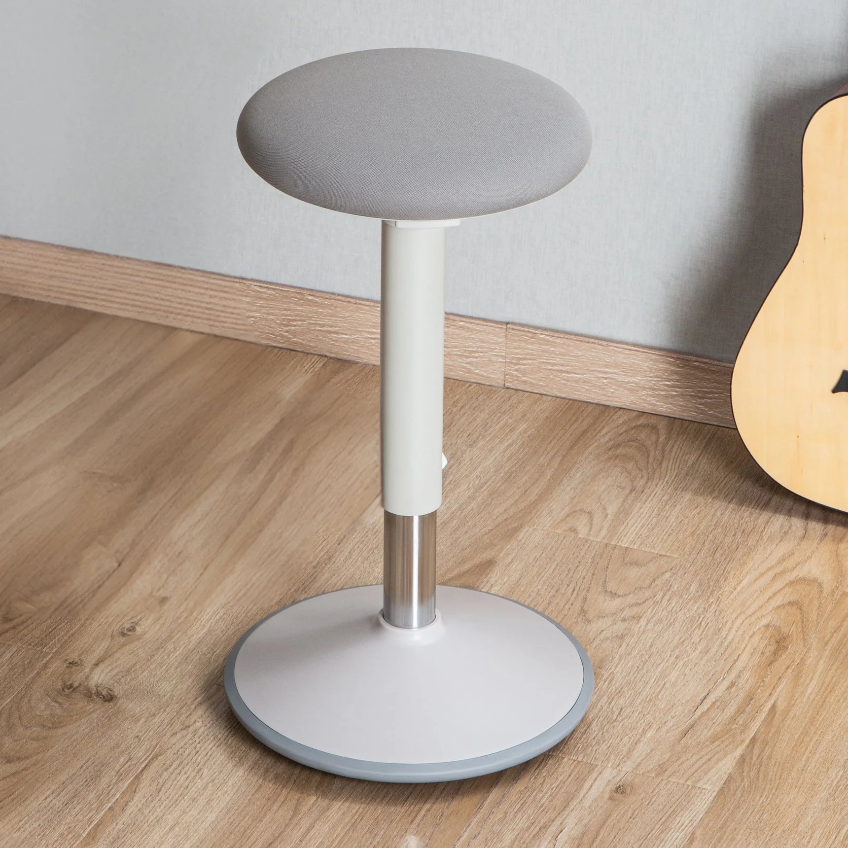Desky Sit Stand Motion Stool - Image 3