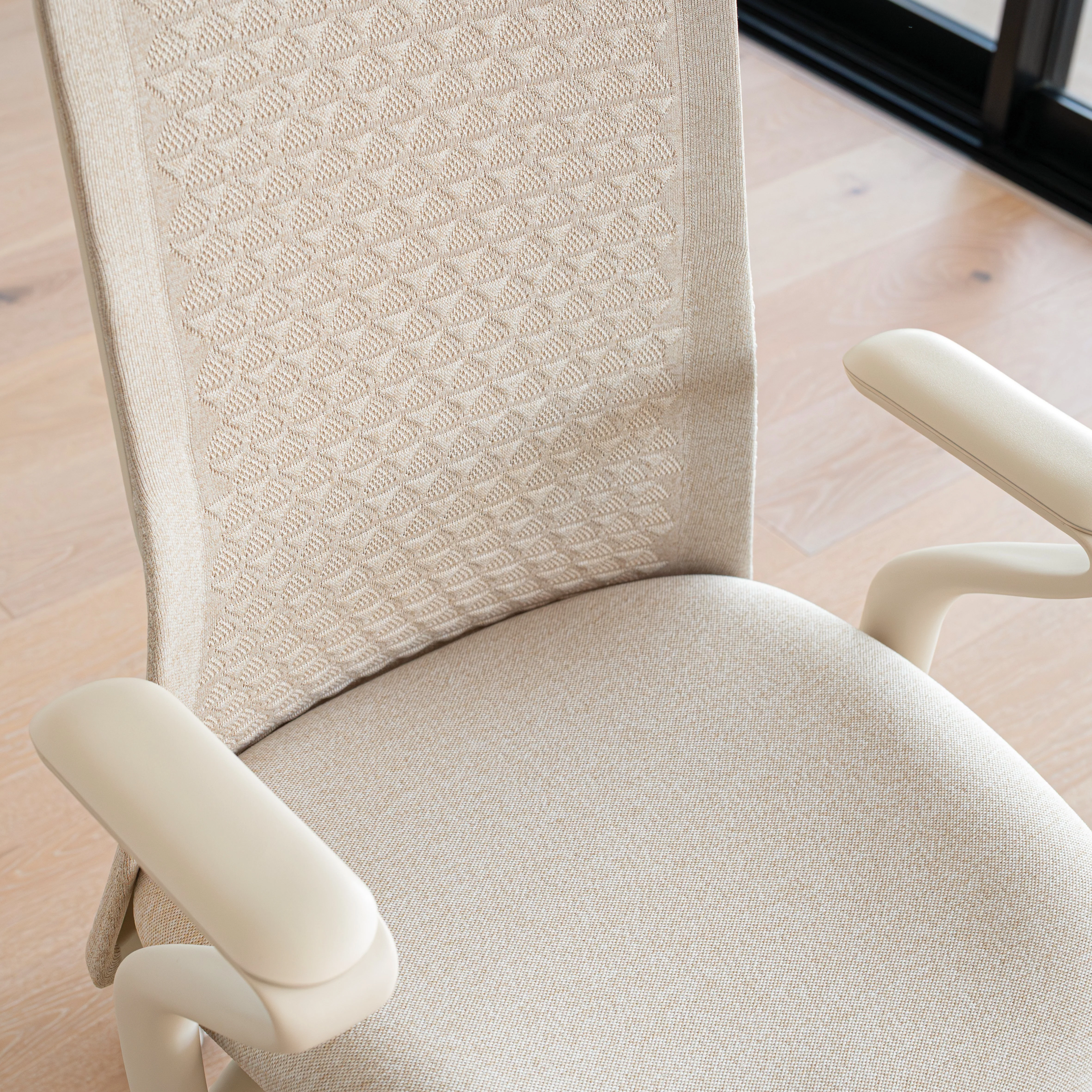 Desky Pro Ergonomic Mesh Chair - Image 5
