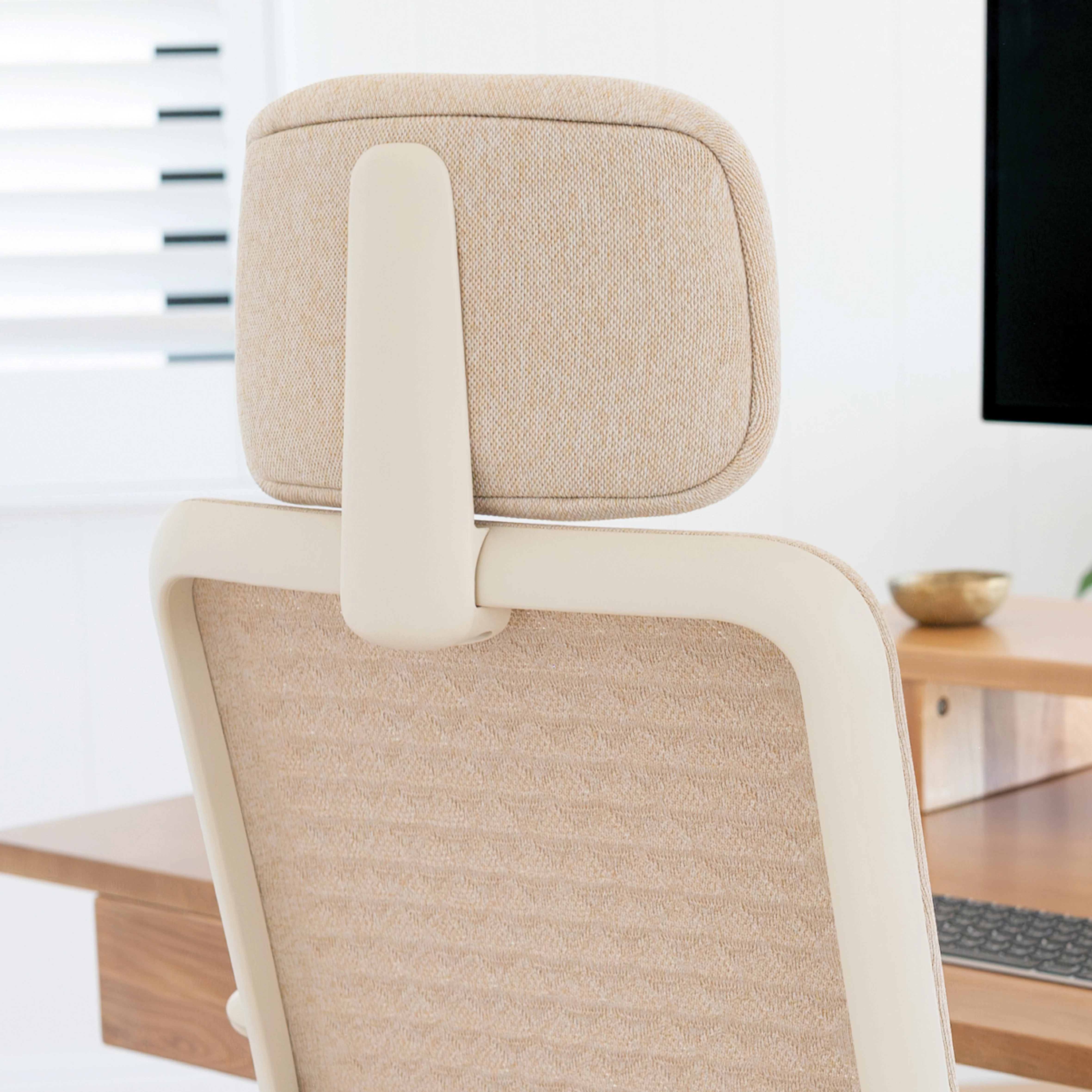 Desky Pro Ergonomic Mesh Chair - Image 7